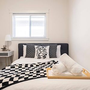 Si & Daniel Home Near Yvr Airport & Skytrain Separate Entry Free Parking